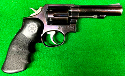 revolver  Smith & Wesson - model 10